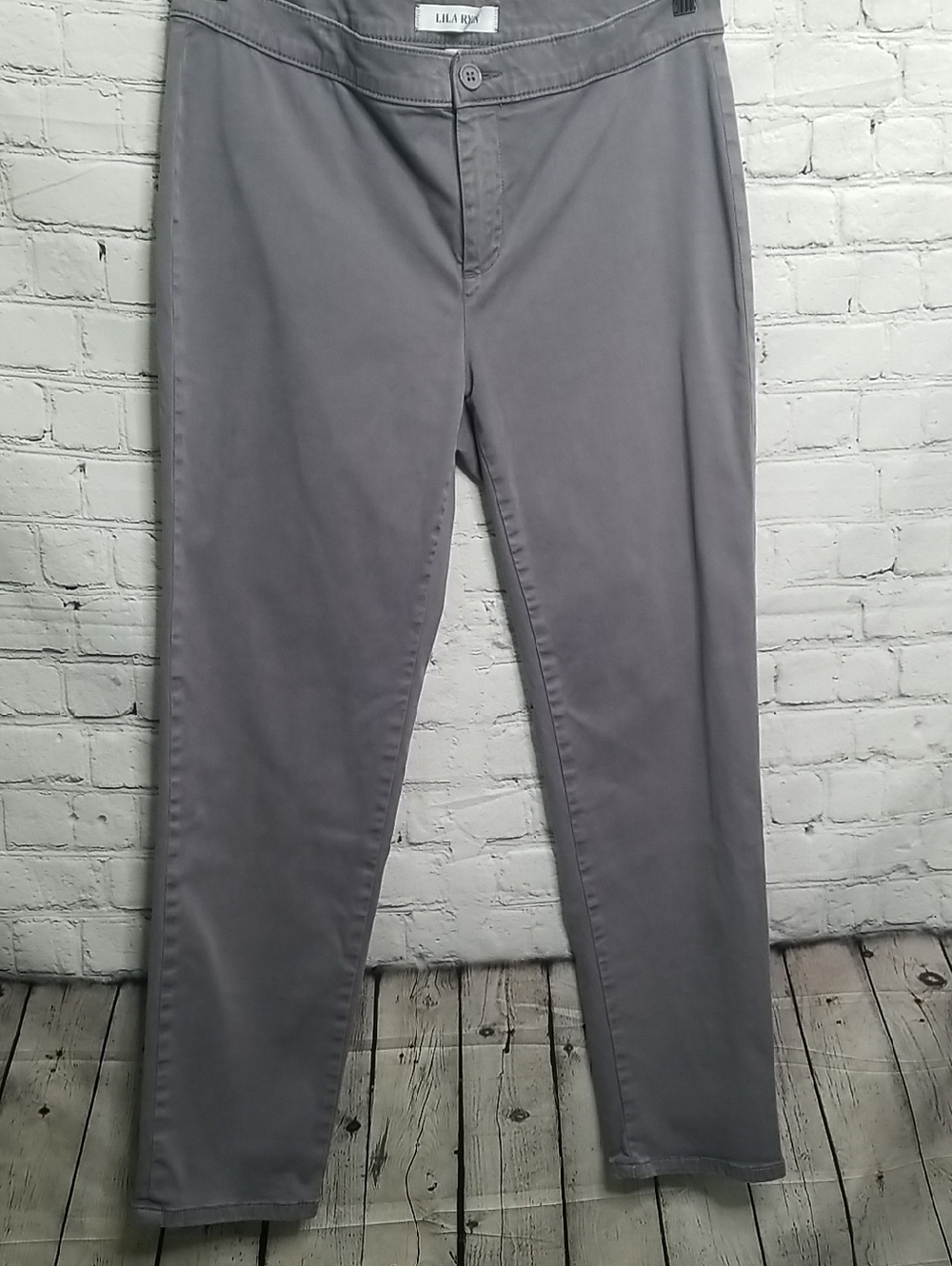 Lila Ryan womens Light Gray pants size 12 zip front EUC